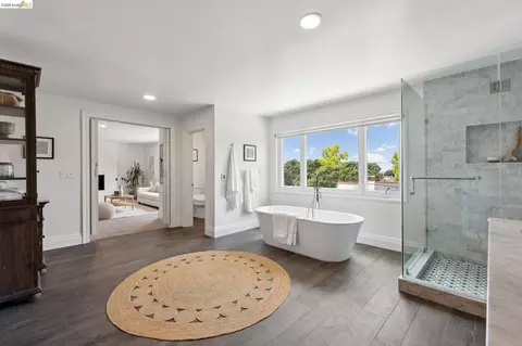 Bath - 515 Vincente Ave, Berkeley, CA 94707 photo 9 of 11