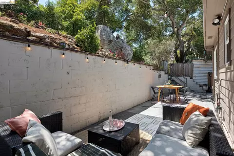 Exterior - 515 Vincente Ave, Berkeley, CA 94707 photo 6 of 17