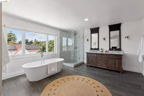 Bath - 515 Vincente Ave, Berkeley, CA 94707 photo 6 of 11