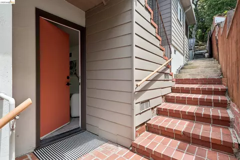 Entry Way - 515 Vincente Ave, Berkeley, CA 94707 photo 3 of 3