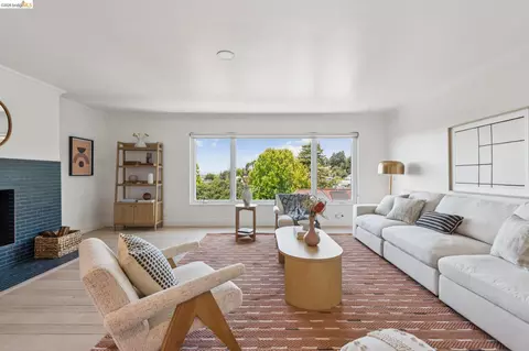 Living - 515 Vincente Ave, Berkeley, CA 94707 photo 1 of 10
