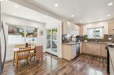 Kitchen - 515 Vincente Ave, Berkeley, CA 94707 photo 1 of 6