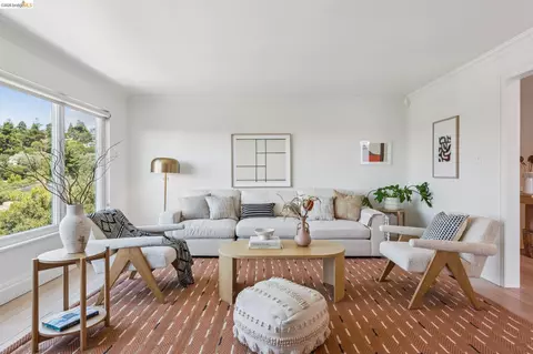 Living - 515 Vincente Ave, Berkeley, CA 94707 photo 3 of 10