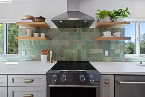 Kitchen - 371 Rugby Ave, Berkeley, CA 94708 photo 3 of 5