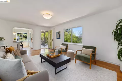 Living - 371 Rugby Ave, Berkeley, CA 94708 photo 3 of 5