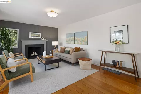 Living - 371 Rugby Ave, Berkeley, CA 94708 photo 1 of 5
