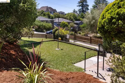 Exterior - 371 Rugby Ave, Berkeley, CA 94708 photo 4 of 8