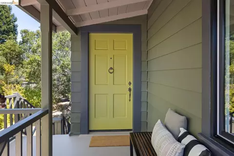 Entry Way - 371 Rugby Ave, Berkeley, CA 94708 photo 4 of 4