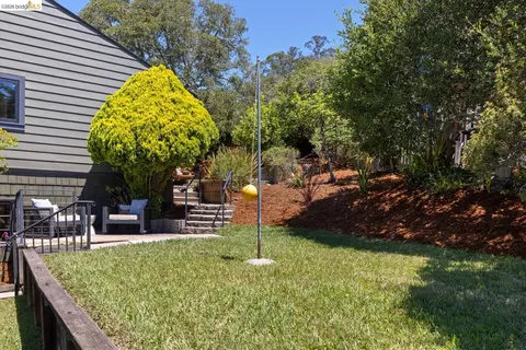Exterior - 371 Rugby Ave, Berkeley, CA 94708 photo 5 of 8