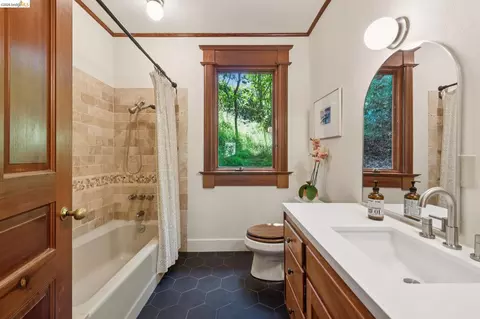 Bath - 1090 Cragmont Ave, Berkeley, CA 94708 photo 4 of 4