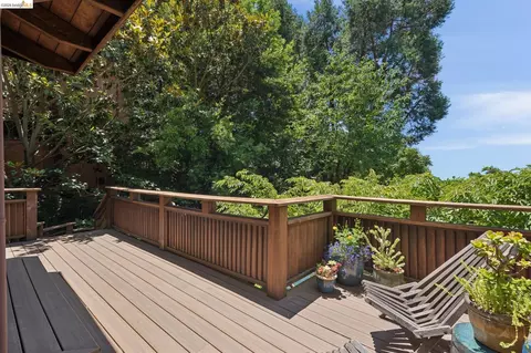 Exterior - 1090 Cragmont Ave, Berkeley, CA 94708 photo 5 of 25
