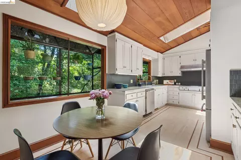 Kitchen - 1090 Cragmont Ave, Berkeley, CA 94708 photo 6 of 7