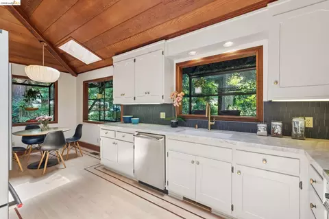 Kitchen - 1090 Cragmont Ave, Berkeley, CA 94708 photo 2 of 7