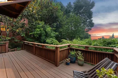 Exterior - 1090 Cragmont Ave, Berkeley, CA 94708 photo 8 of 25