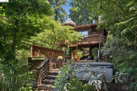 Exterior - 1090 Cragmont Ave, Berkeley, CA 94708 photo 17 of 25