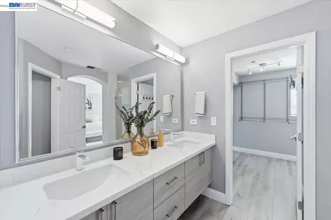 Bath - 5688 Cedar Crst, Dublin, CA 94568 photo 3 of 7