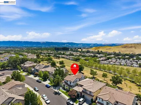View/Area - 5688 Cedar Crst, Dublin, CA 94568 photo 3 of 7