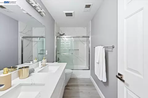 Bath - 5688 Cedar Crst, Dublin, CA 94568 photo 6 of 7