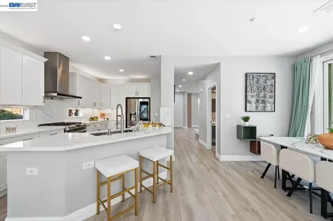 Kitchen - 5688 Cedar Crst, Dublin, CA 94568 photo 7 of 7