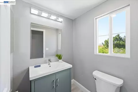 Bath - 5688 Cedar Crst, Dublin, CA 94568 photo 7 of 7