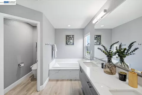 Bath - 5688 Cedar Crst, Dublin, CA 94568 photo 2 of 7