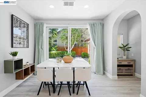 Dining - 5688 Cedar Crst, Dublin, CA 94568 photo 1 of 1