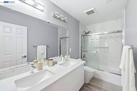 Bath - 5688 Cedar Crst, Dublin, CA 94568 photo 5 of 7