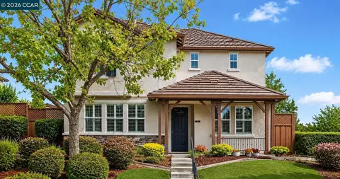586 Dutch Elm Dr, Hercules, CA 94547