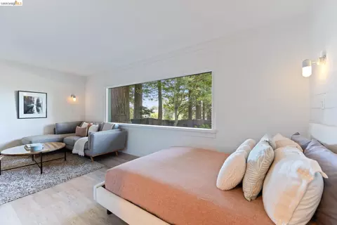 Bedroom - 100 Avenida Dr, Berkeley, CA 94708 photo 5 of 10