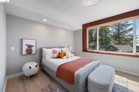 Bedroom - 100 Avenida Dr, Berkeley, CA 94708 photo 7 of 10