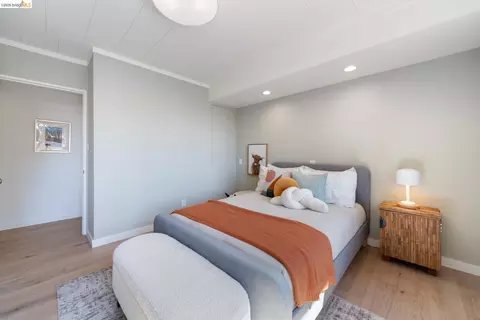 Bedroom - 100 Avenida Dr, Berkeley, CA 94708 photo 9 of 10