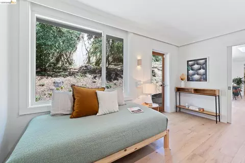 Bedroom - 100 Avenida Dr, Berkeley, CA 94708 photo 2 of 10