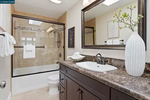Bath - 282 Windstream Pl, Danville, CA 94526 photo 3 of 5