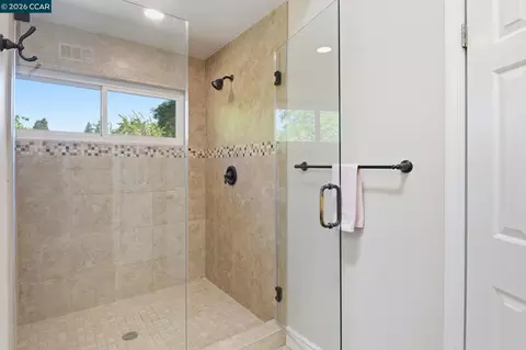 Bath - 282 Windstream Pl, Danville, CA 94526 photo 2 of 5