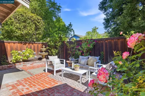 Exterior - 282 Windstream Pl, Danville, CA 94526 photo 5 of 11