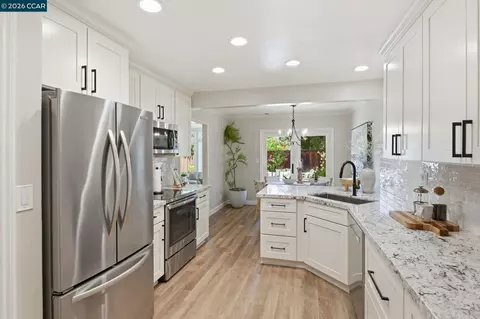 Kitchen - 282 Windstream Pl, Danville, CA 94526 photo 2 of 3