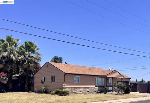 1003 Trinity St, Manteca, CA 95336