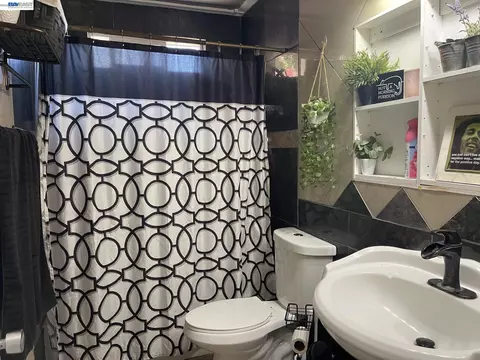 1003 Trinity St, Manteca, CA 95336 photo 4