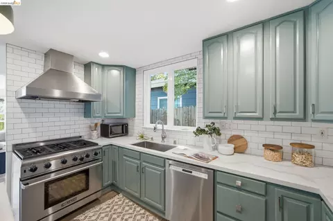 Kitchen - 1464 Olympus Ave, Berkeley, CA 94708 photo 3 of 4