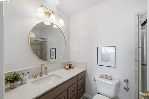 Bath - 1464 Olympus Ave, Berkeley, CA 94708 photo 3 of 3