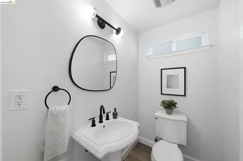 Bath - 1464 Olympus Ave, Berkeley, CA 94708 photo 1 of 3
