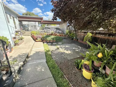 Exterior - 834 Georgia St, Vallejo, CA 94590 photo 9 of 15