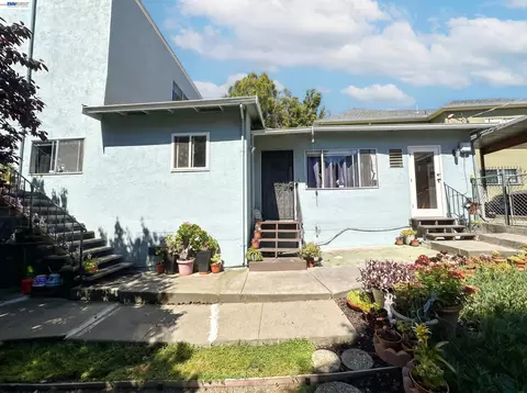 Exterior - 834 Georgia St, Vallejo, CA 94590 photo 8 of 15