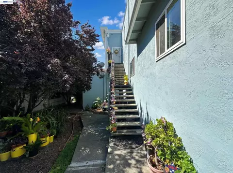 Exterior - 834 Georgia St, Vallejo, CA 94590 photo 10 of 15