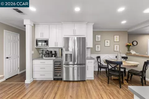 Kitchen - 6844 Lancaster Rd, Dublin, CA 94568 photo 4 of 6