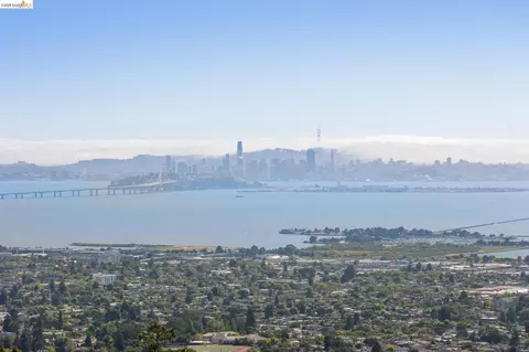 View/Area - 706 Hilldale Ave, Berkeley, CA 94708 photo 4 of 12