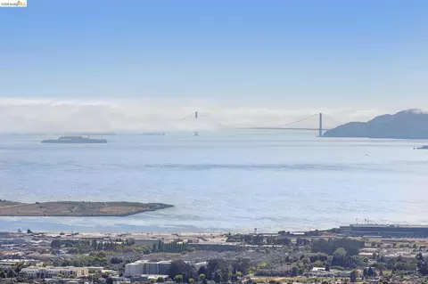 View/Area - 706 Hilldale Ave, Berkeley, CA 94708 photo 5 of 12