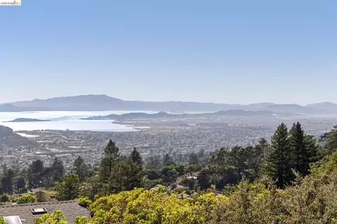 View/Area - 706 Hilldale Ave, Berkeley, CA 94708 photo 2 of 12