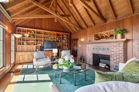 Living - 706 Hilldale Ave, Berkeley, CA 94708 photo 6 of 7