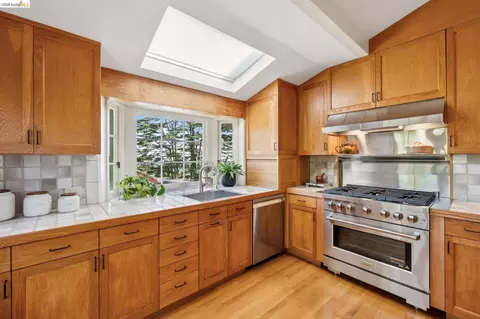 Kitchen - 706 Hilldale Ave, Berkeley, CA 94708 photo 2 of 6